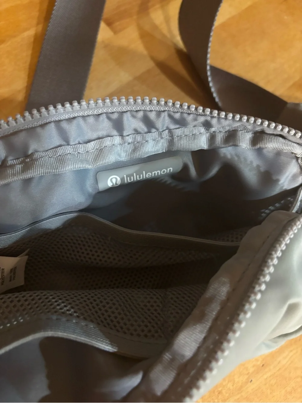 lululemon Everywhere Belt Bag - light gray